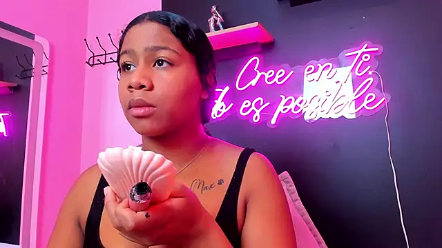 Sofi Fox  online show from 03-21-25, 01:23