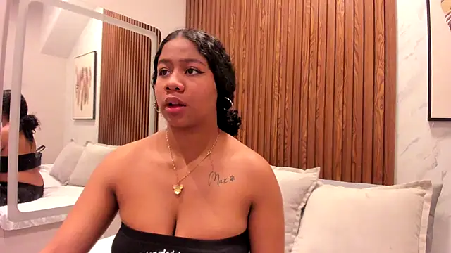 Sofi Fox  online show from 12-16-25, 06:01