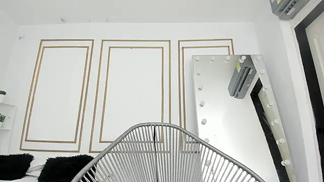 natalia aguirre1 online show from 11-05-25, 12:19