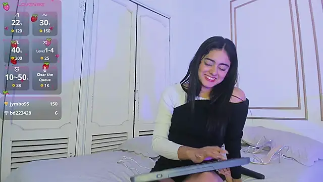 Snapshot of natalia_aguirre1 chatting on 03-07-25, 04:00 natalia aguirre1 online show from 03-07-25, 04:00