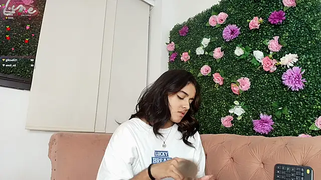 natalia aguirre1 online show from 11-09-25, 07:51