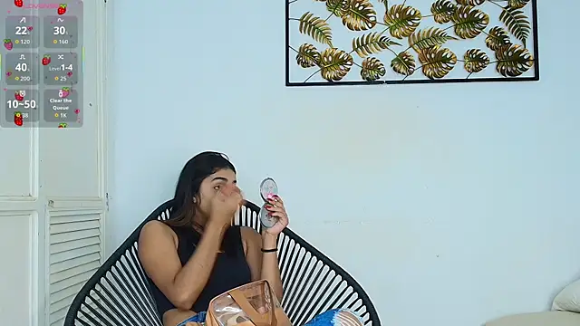 natalia aguirre1 online show from 11-04-25, 12:09