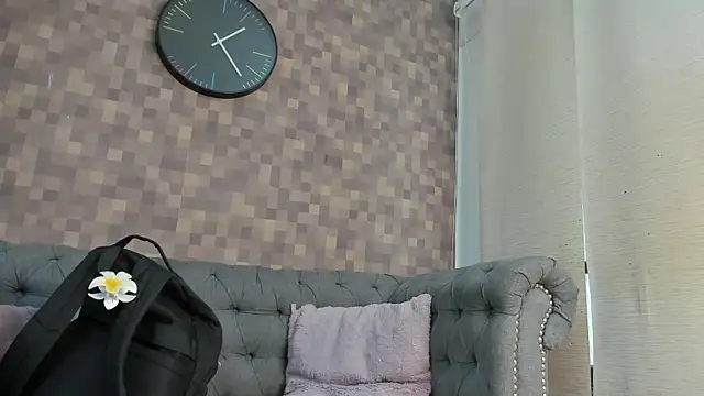 Snapshot of natalia_aguirre1 chatting on 09-18-25, 12:08 natalia aguirre1 online show from 09-18-25, 12:08