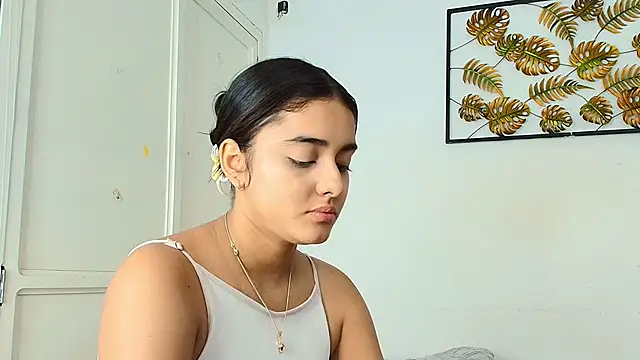 Snapshot of natalia_aguirre1 chatting on 09-22-25, 01:28 natalia aguirre1 online show from 09-22-25, 01:28