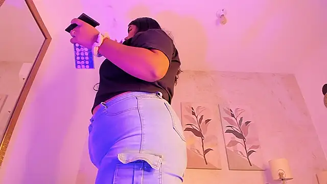 JOCELYN SANTANA1 online show from 10-19-25, 12:19