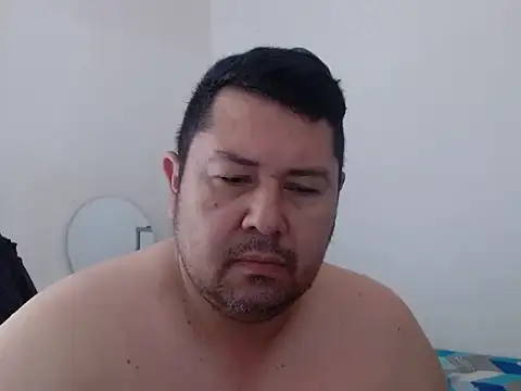 Snapshot of Elgatoloco11 chatting on 05-16-26, 05:56 Elgatoloco11 online show from 05-16-26, 05:56