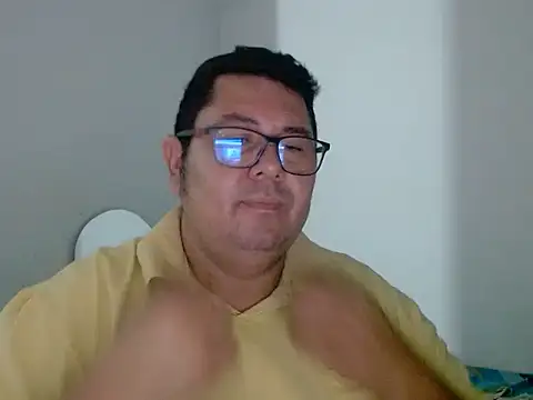 Snapshot of Elgatoloco11 chatting on 05-22-26, 04:43 Elgatoloco11 online show from 05-22-26, 04:43