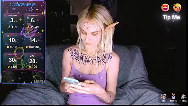 Snapshot of mischellemeow13 chatting on 10-04-25, 06:04 mischellemeow13 online show from 10-04-25, 06:04