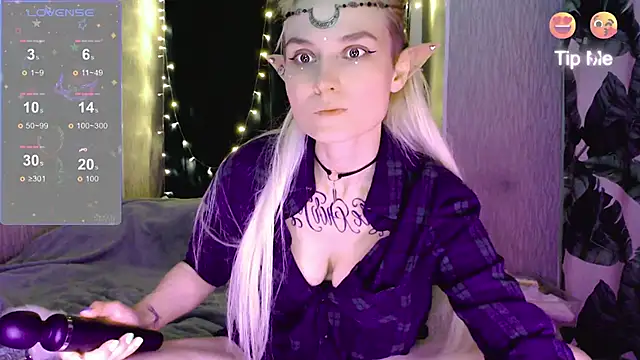 Snapshot of mischellemeow13 chatting on 09-21-25, 06:13 mischellemeow13 online show from 09-21-25, 06:13