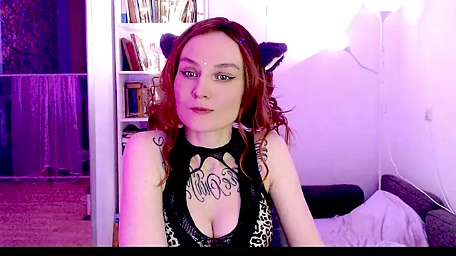 Snapshot of mischellemeow13 chatting on 02-07-25, 04:06 mischellemeow13 online show from 02-07-25, 04:06