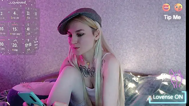 Snapshot of mischellemeow13 chatting on 12-05-24, 08:49 mischellemeow13 online show from 12-05-24, 08:49