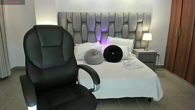 Snapshot of alessia_will chatting on 09-17-25, 04:03 alessia will online show from 09-17-25, 04:03
