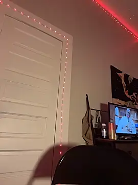 loveluna8 online show from 12-23-25, 10:25