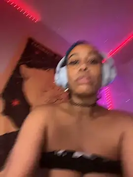 loveluna8 online show from 10-30-25, 10:35