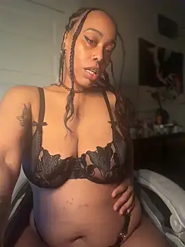 Snapshot of loveluna8 chatting on 05-16-26, 01:32 loveluna8 online show from 05-16-26, 01:32