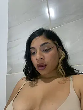 Snapshot of mysteriousgirl20 chatting on 10-15-25, 10:29 mysteriousgirl20 online show from 10-15-25, 10:29