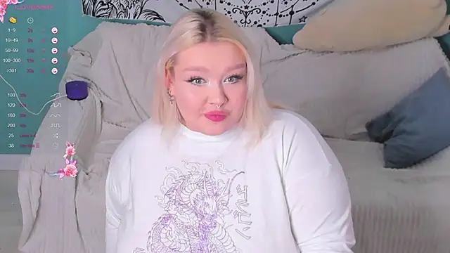 LilyBelll online show from 01-05-25, 09:26