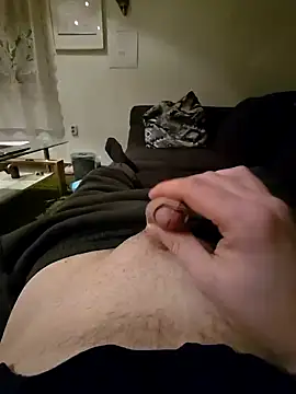 Titanhoott online show from 12-16-24, 04:05