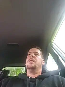 Titanhoott online show from 10-04-25, 08:38