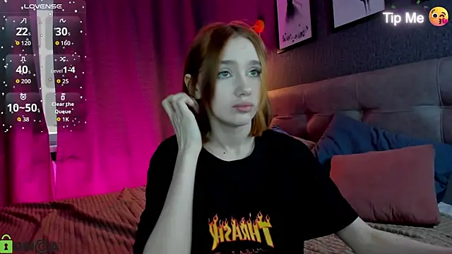 Lesi Moonie01 online show from 05-05-26, 08:50
