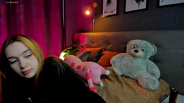 Lesi Moonie01 online show from 11-19-25, 09:42