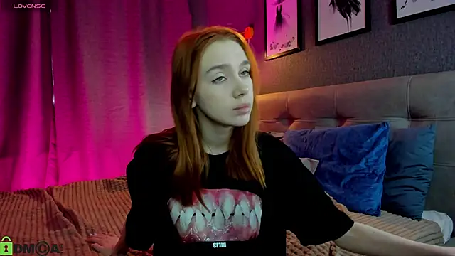 Lesi Moonie01 online show from 04-15-26, 09:26