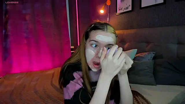 Lesi Moonie01 online show from 09-28-25, 07:48