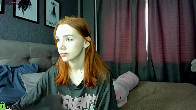 Lesi Moonie01 online show from 03-29-26, 09:22