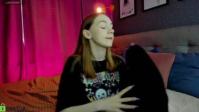 Lesi Moonie01 online show from 03-22-26, 09:22