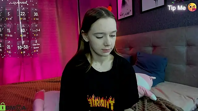 Lesi Moonie01 online show from 03-21-26, 09:25