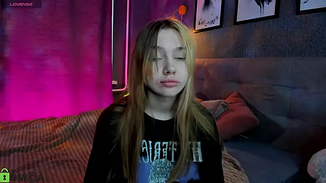 Lesi Moonie01 online show from 10-23-25, 08:13