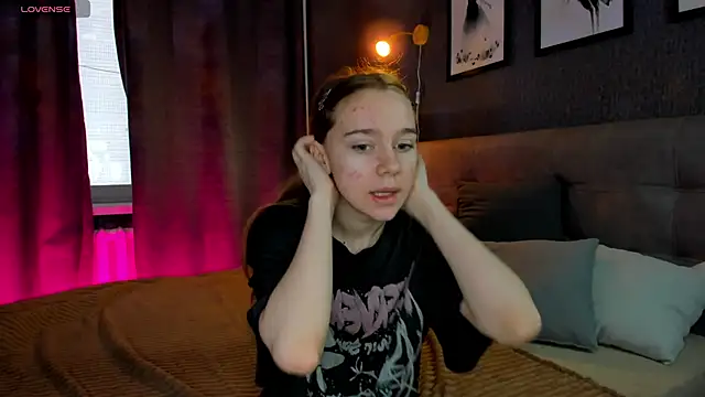 Lesi Moonie01 online show from 10-07-25, 06:36