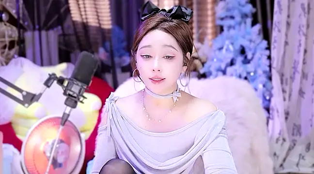 Snapshot of Missy_Nana21 chatting on 02-21-25, 07:32 Missy Nana21 online show from 02-21-25, 07:32