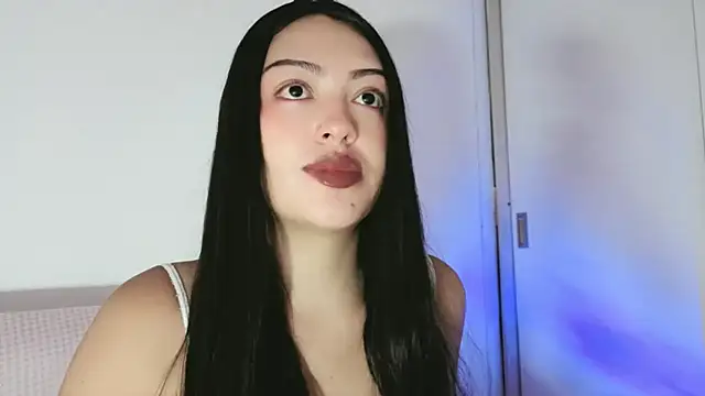 Snapshot of Sweet-Sophiee chatting on 07-18-26, 03:15 Sweet-Sophiee online show from 07-18-26, 03:15
