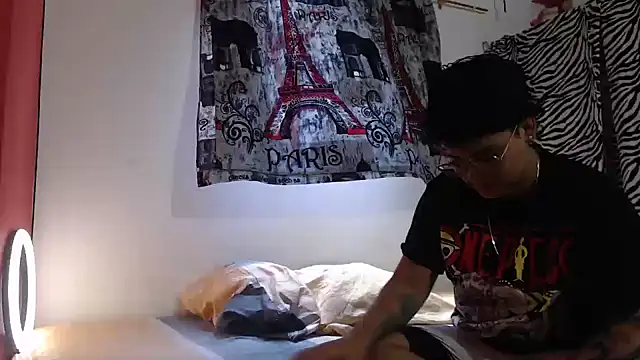 SHARLOTTE MORGAN online show from 10-26-25, 04:40