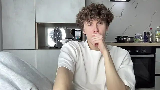 Snapshot of alyx_garden chatting on 02-25-26, 11:32 alyx garden online show from 02-25-26, 11:32