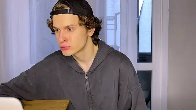 alyx garden online show from 04-07-26, 02:30