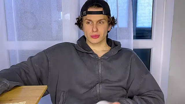 alyx garden online show from 04-10-26, 02:35