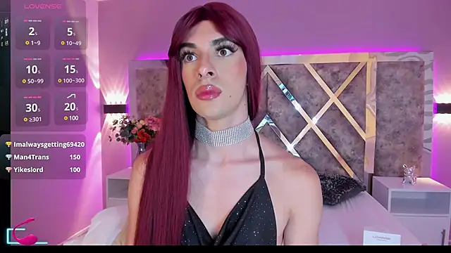 Snapshot of MaxiRogers chatting on 03-08-25, 08:14 MaxiRogers online show from 03-08-25, 08:14