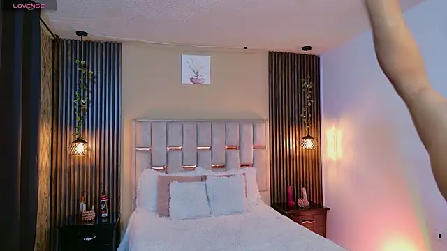 Nathan Smith  online show from 04-14-26, 03:50