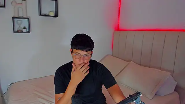 Snapshot of kittyandrick chatting on 04-05-26, 09:49 kittyandrick online show from 04-05-26, 09:49