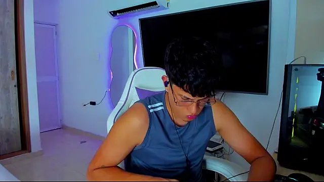 Snapshot of kittyandrick chatting on 11-14-25, 12:03 kittyandrick online show from 11-14-25, 12:03