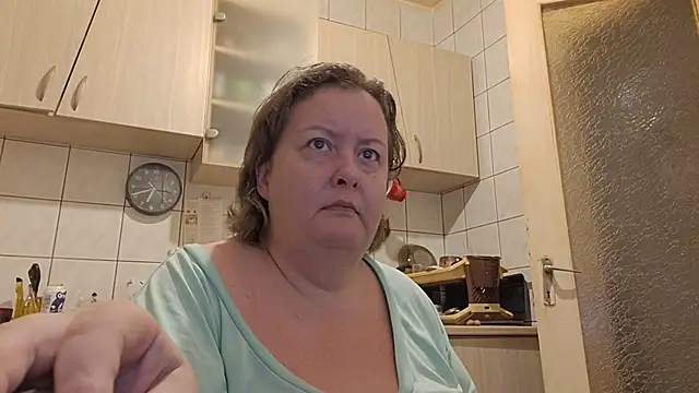 Snapshot of melissaBlessing chatting on 09-18-25, 03:42 melissaBlessing online show from 09-18-25, 03:42