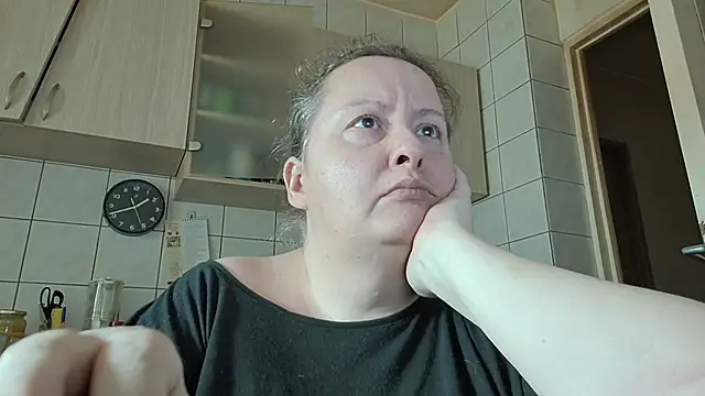 Snapshot of melissaBlessing chatting on 12-16-25, 11:36 melissaBlessing online show from 12-16-25, 11:36