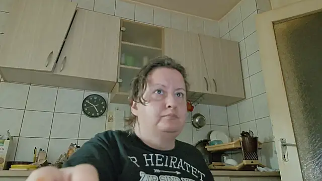 Snapshot of melissaBlessing chatting on 09-25-25, 02:01 melissaBlessing online show from 09-25-25, 02:01