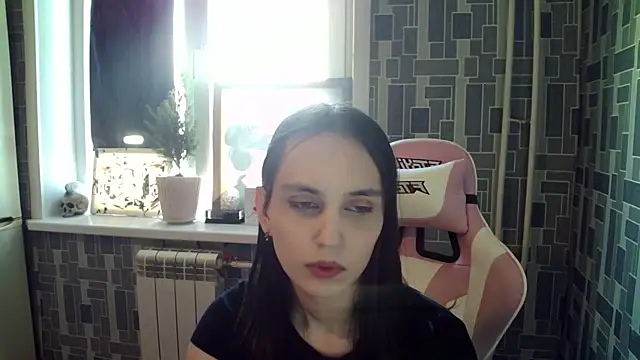 Snapshot of BlackHe4rts_ chatting on 03-12-25, 04:08 BlackHe4rts  online show from 03-12-25, 04:08