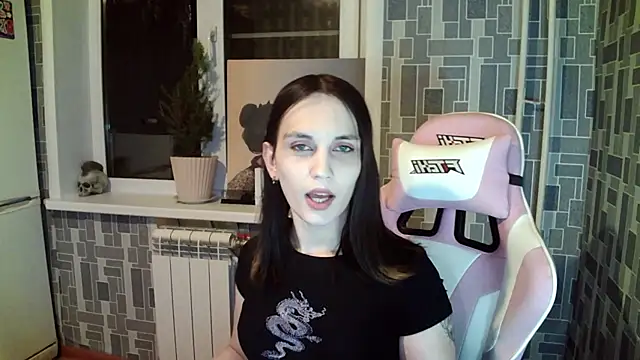 Snapshot of BlackHe4rts_ chatting on 03-18-25, 10:48 BlackHe4rts  online show from 03-18-25, 10:48