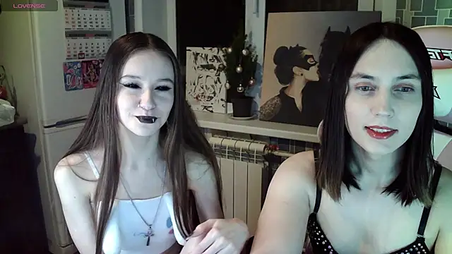 Snapshot of BlackHe4rts_ chatting on 12-27-24, 05:37 BlackHe4rts  online show from 12-27-24, 05:37