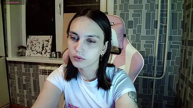 Snapshot of BlackHe4rts_ chatting on 12-09-24, 05:19 BlackHe4rts  online show from 12-09-24, 05:19