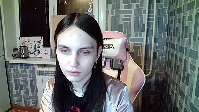 Snapshot of BlackHe4rts_ chatting on 10-09-25, 04:07 BlackHe4rts  online show from 10-09-25, 04:07